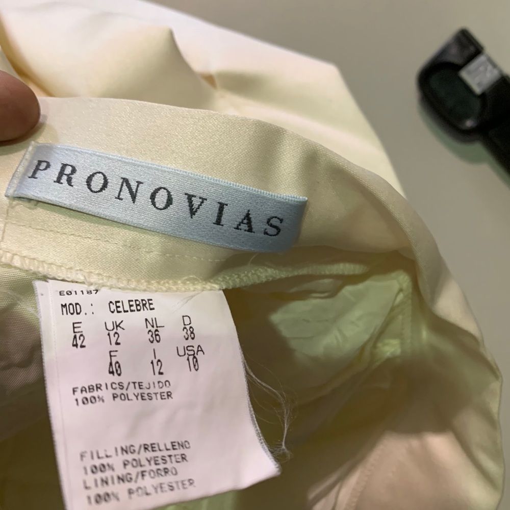 Wedding dresses 70-90% off - Picture 5 of 5